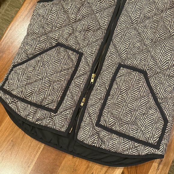 J. Crew Factory Quilted Puffer Vest Black and White Herringbone Gold Zip Size M - Picture 4 of 9